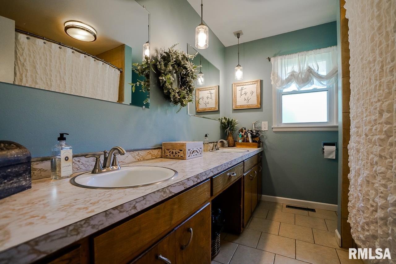 7413 Myrtle Street Manito, IL 61546 - Photo 13 of 35 Gallery Image 13
