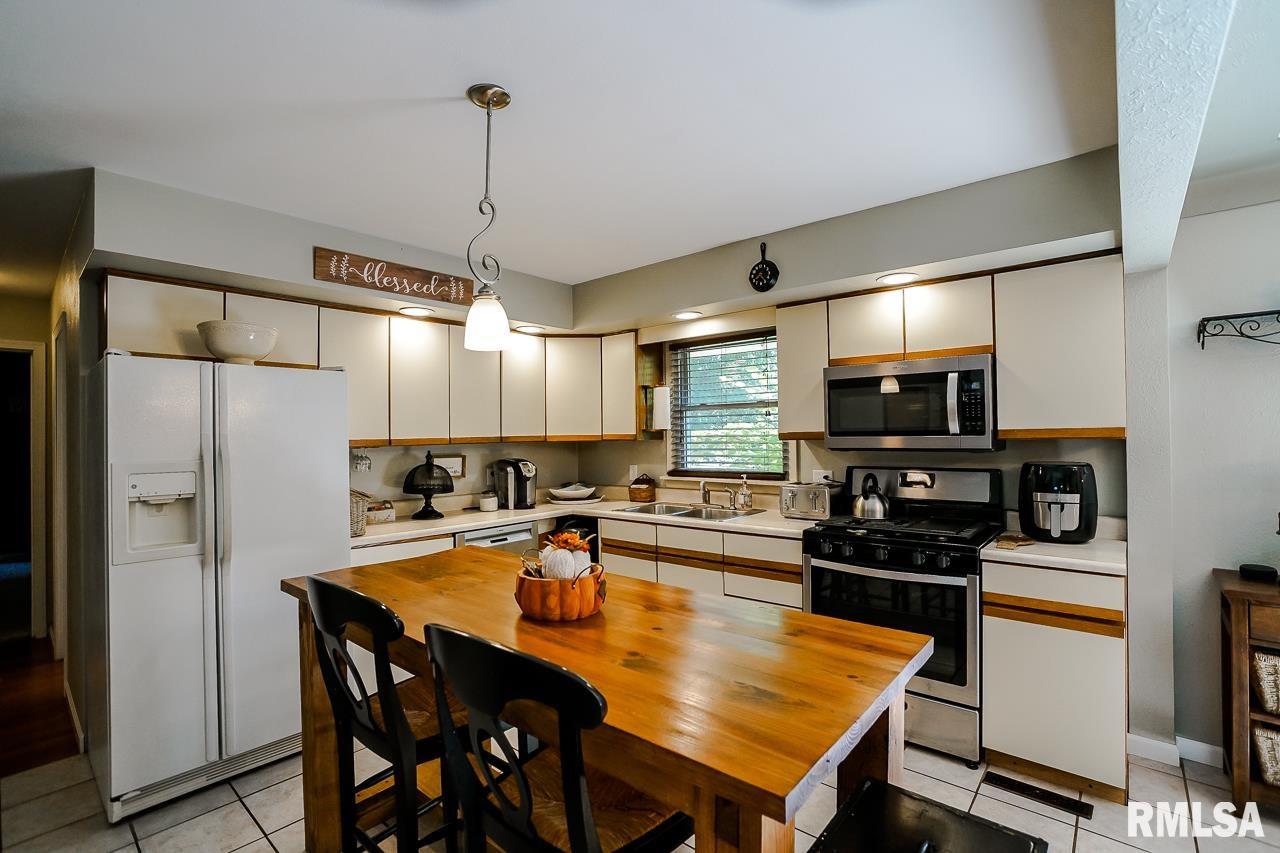 7413 Myrtle Street Manito, IL 61546 - Photo 8 of 35 Gallery Image 8
