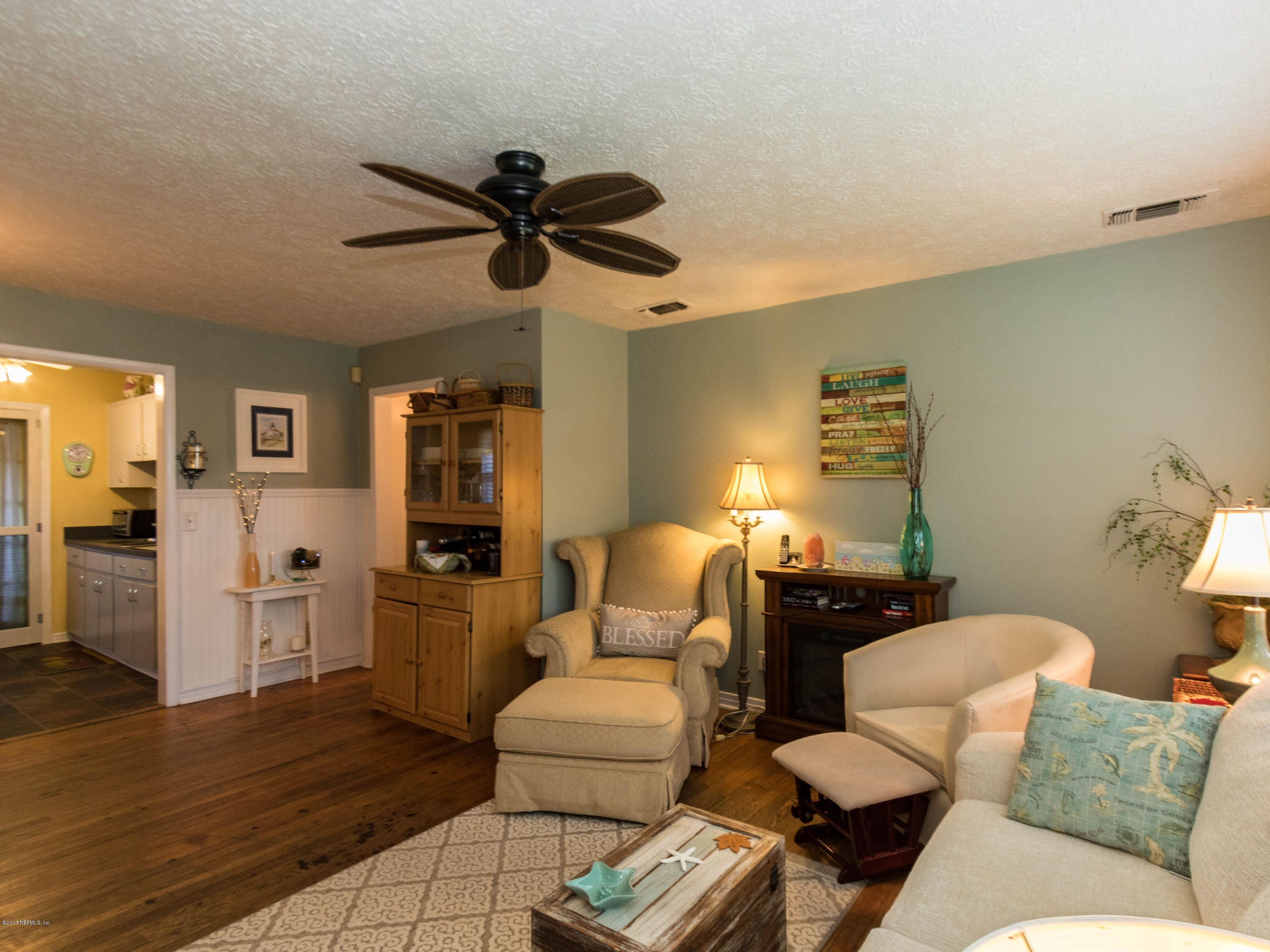 2737 Merwyn Road Jacksonville, FL 32207 - Photo 8 of 29 Hardwood Oak Floors