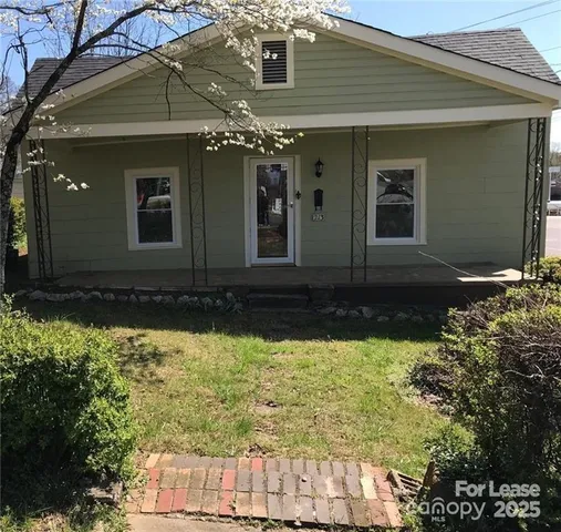 $1,350 | 213 West King Street, Kings Mountain, NC 28086