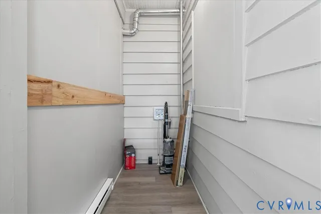 a view of walk in closet