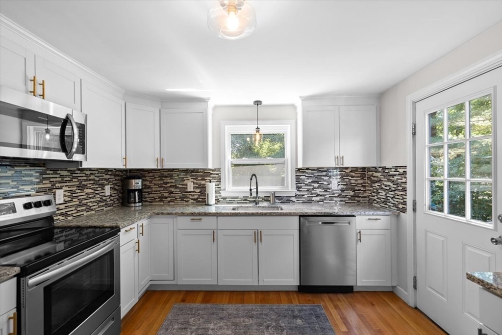 30 Chestnut Street Wrentham, MA 02093 - Photo 10 of 37