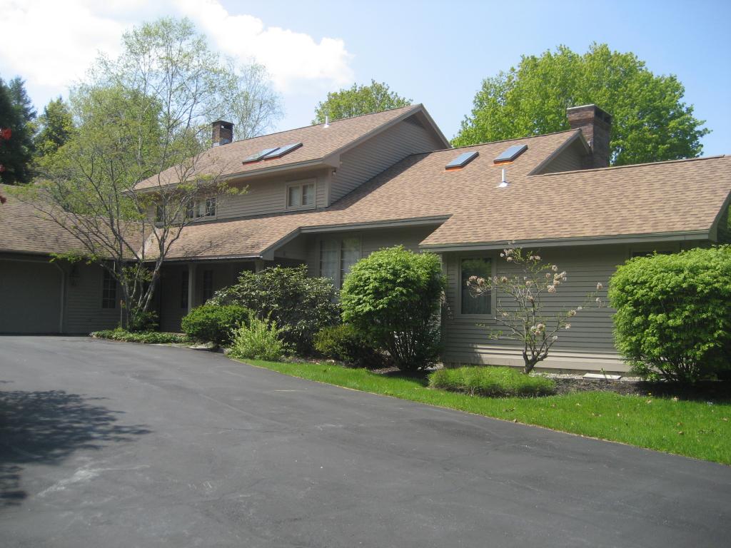 1968 Hillside Road Hartford, VT 05059 - Photo 1 of 37 Gallery Image 1