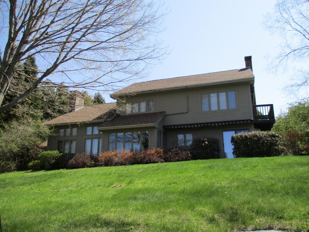 1968 Hillside Road Hartford, VT 05059 - Photo 2 of 37 Gallery Image 2
