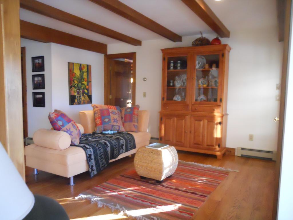 1968 Hillside Road Hartford, VT 05059 - Photo 14 of 37 Gallery Image 14