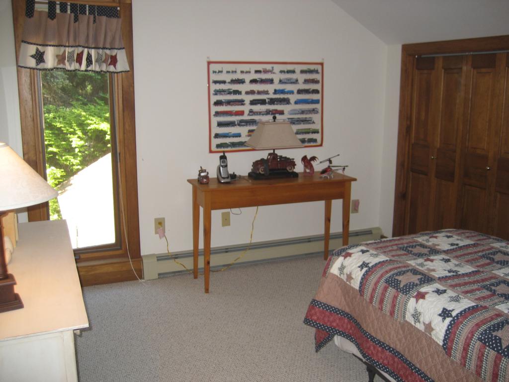 1968 Hillside Road Hartford, VT 05059 - Photo 26 of 37 Gallery Image 26