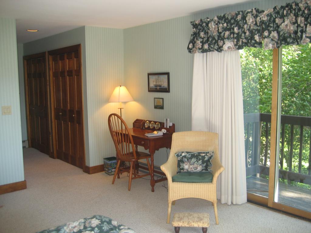 1968 Hillside Road Hartford, VT 05059 - Photo 32 of 37 Gallery Image 32