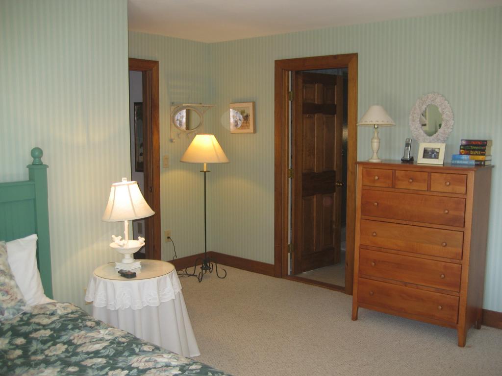 1968 Hillside Road Hartford, VT 05059 - Photo 33 of 37 Gallery Image 33