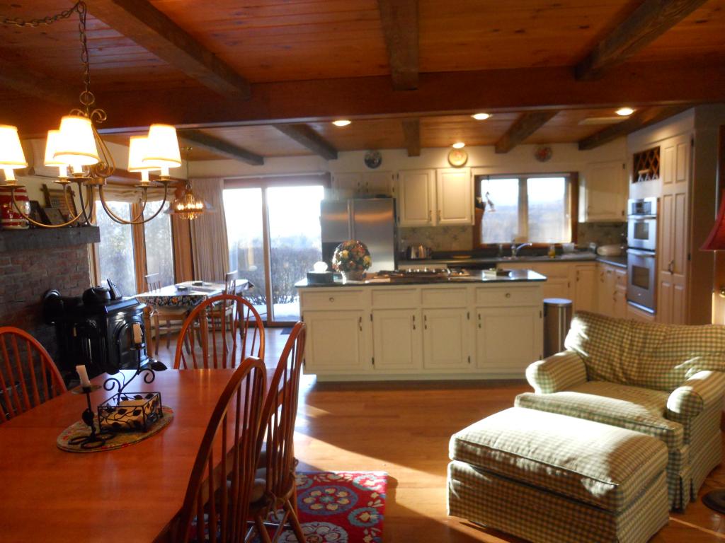 1968 Hillside Road Hartford, VT 05059 - Photo 9 of 37 Gallery Image 9