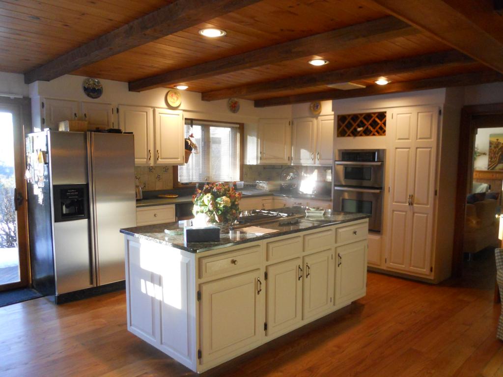 1968 Hillside Road Hartford, VT 05059 - Photo 10 of 37 Gallery Image 10