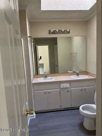 $950 | 3800 Sterling Pointe Drive, Unit A5, Winterville, NC 28590