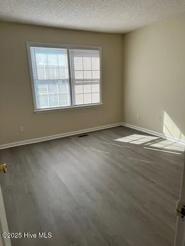 $950 | 3800 Sterling Pointe Drive, Unit A5, Winterville, NC 28590