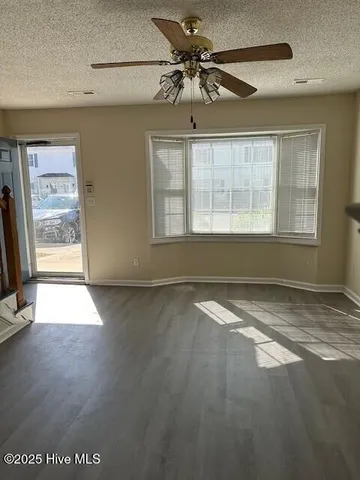 $950 | 3800 Sterling Pointe Drive, Unit A5, Winterville, NC 28590