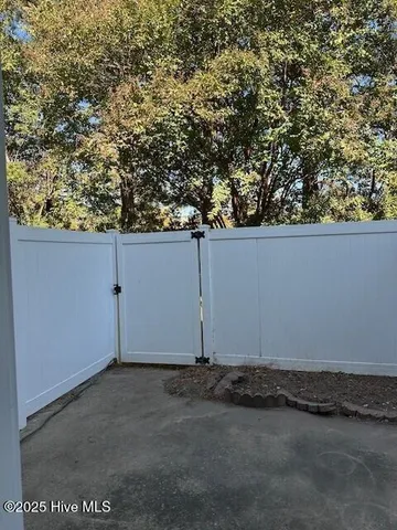 $950 | 3800 Sterling Pointe Drive, Unit A5, Winterville, NC 28590