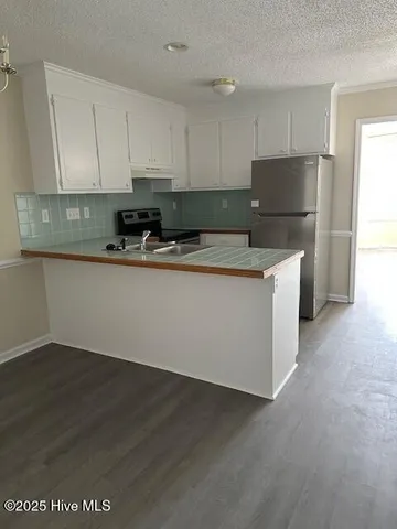 $950 | 3800 Sterling Pointe Drive, Unit A5, Winterville, NC 28590