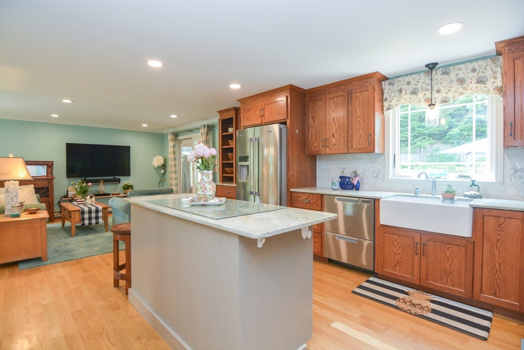 2 Crestview Drive Mendon, MA 01756 - Photo 11 of 42