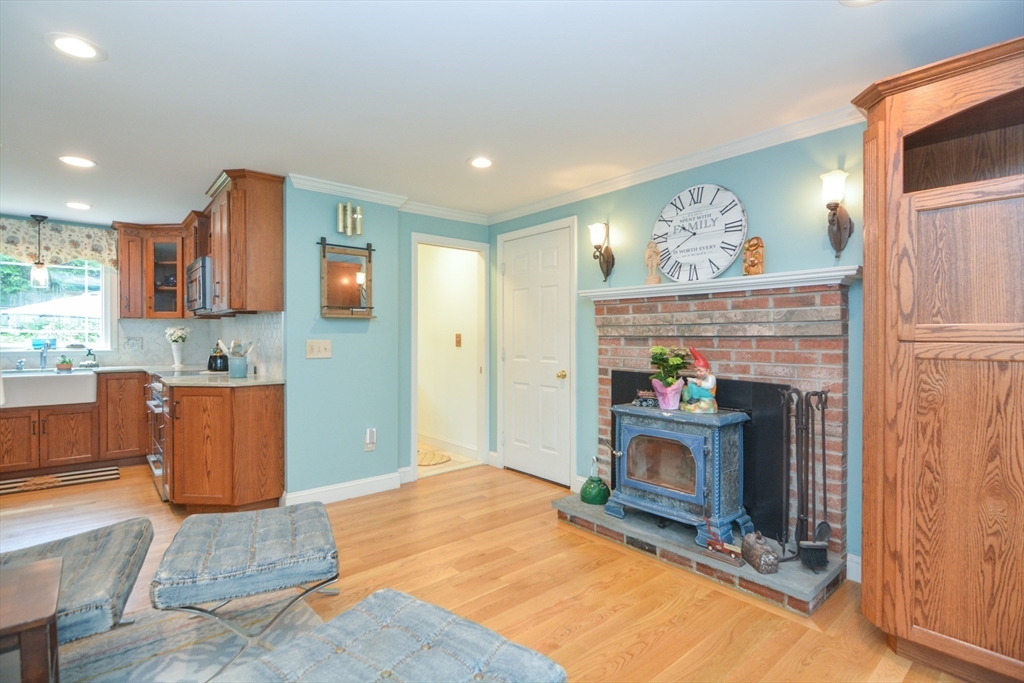 2 Crestview Drive Mendon, MA 01756 - Photo 9 of 42