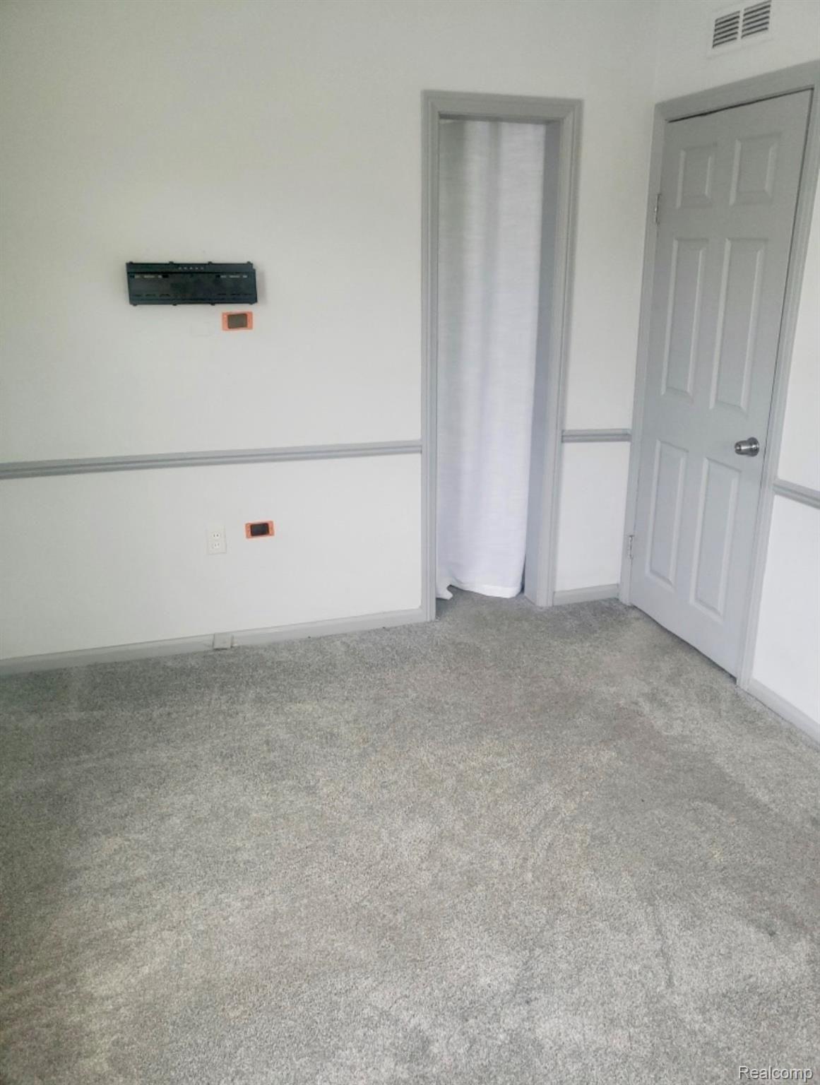 29655 Utica Road Roseville, MI 48066 - Photo 10 of 12 image11.jpeg