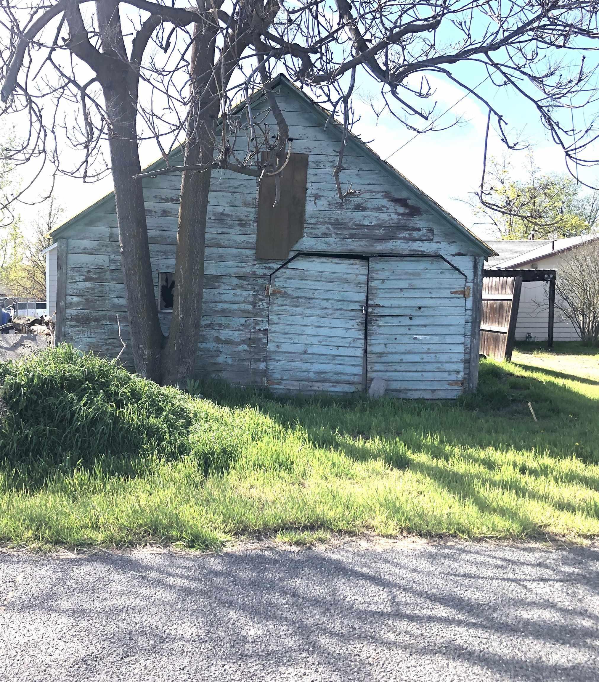 717 10th Street Clarkston, WA 99403 - Photo 23 of 23 View of barn