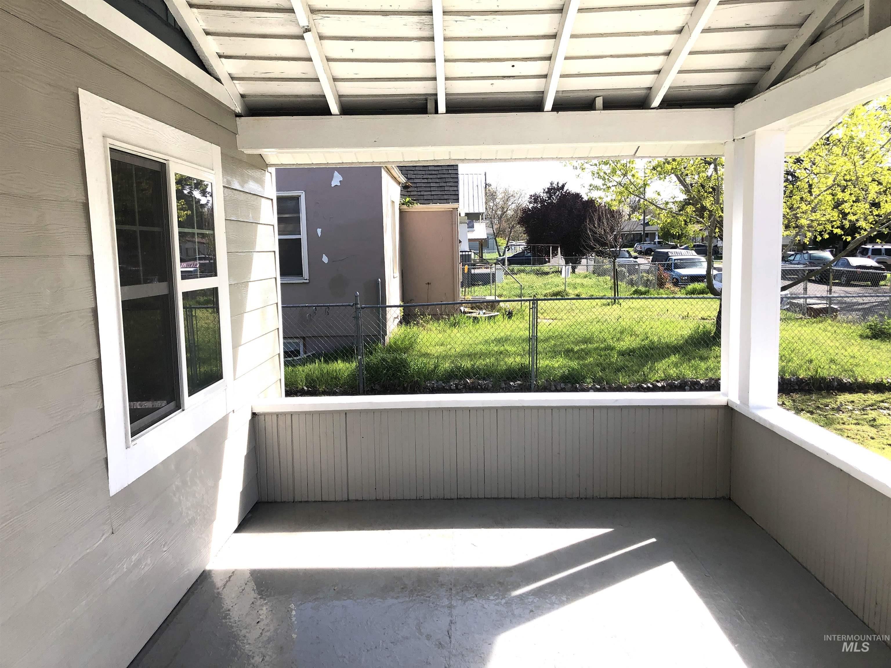 717 10th Street Clarkston, WA 99403 - Photo 3 of 23 View of patio / terrace