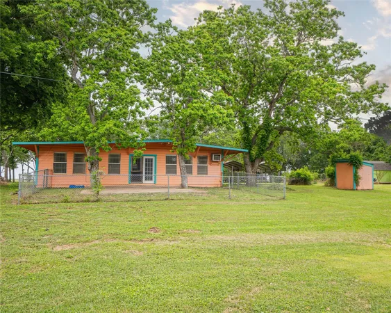 $2,000 | 357 County Road 296, Sargent, TX 77414