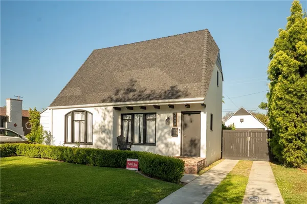 $1,495,000 | 2009 Greenleaf Street, Santa Ana, CA 92706