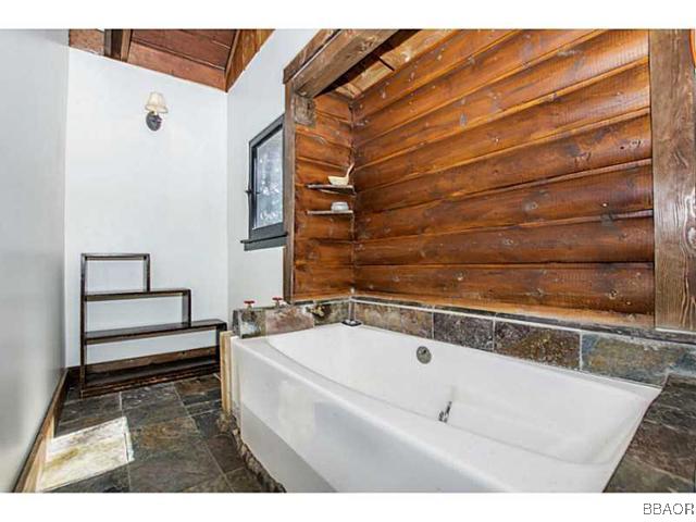 612 Millburn Road Lake Arrowhead, CA 92352 - Photo 15 of 22 Gallery Image 15