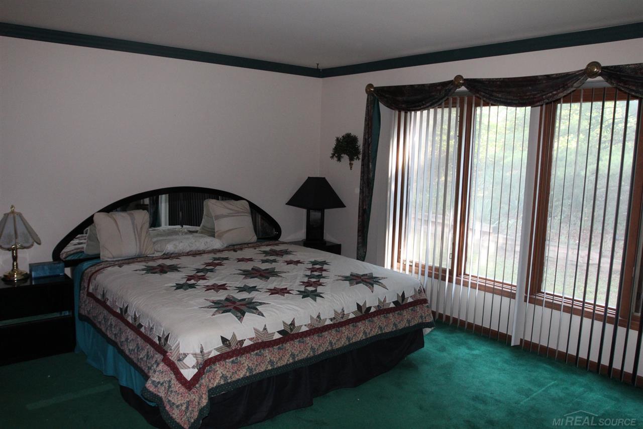 2112 Reagan Drive Rochester, MI 48309 - Photo 12 of 21