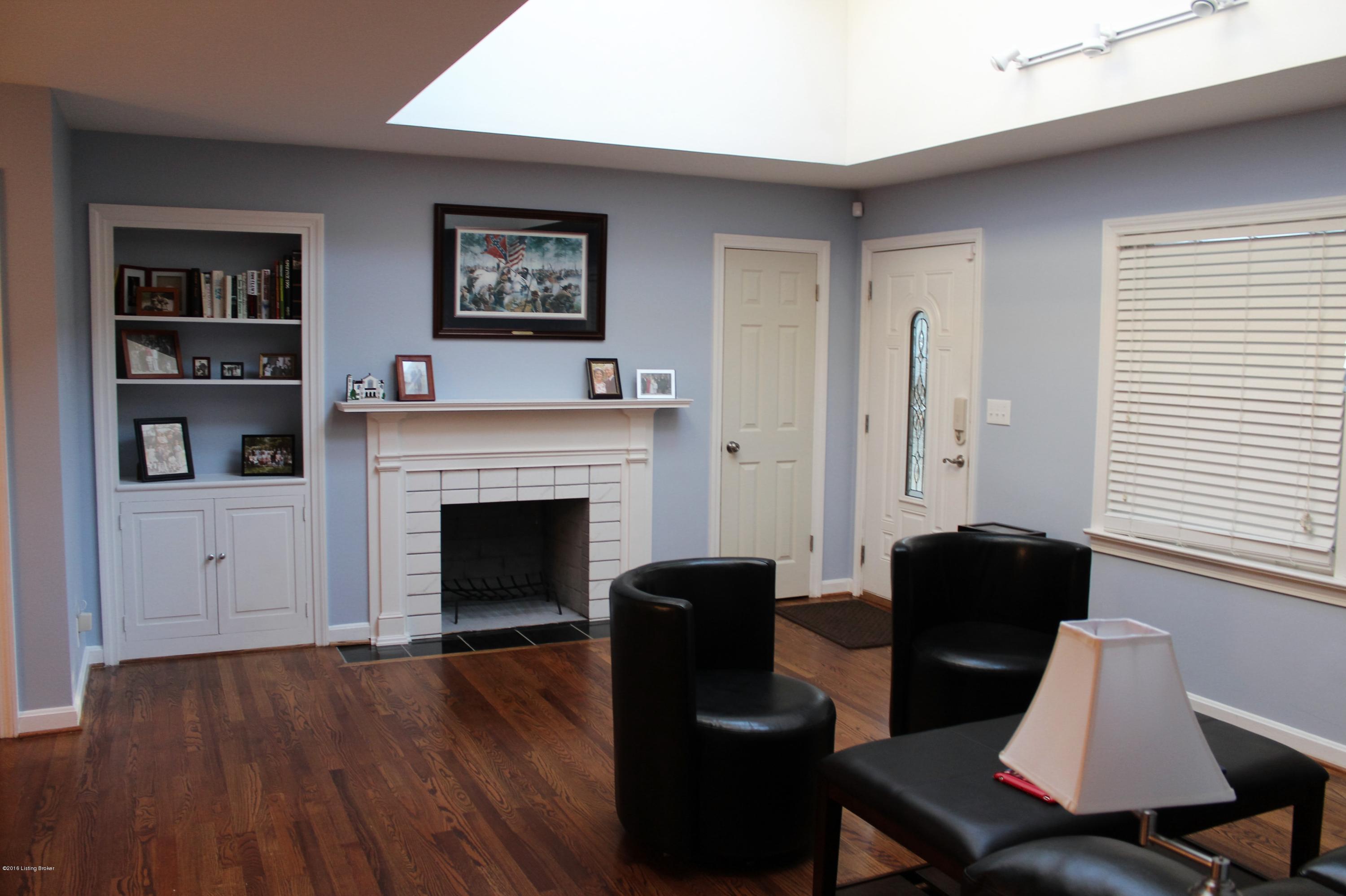 1853 Gresham Road Louisville, KY 40205 - Photo 3 of 24 IMG_4271