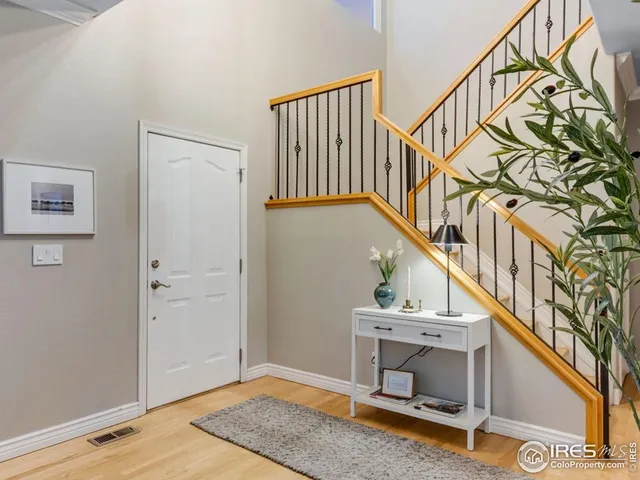 a view of entryway and hall