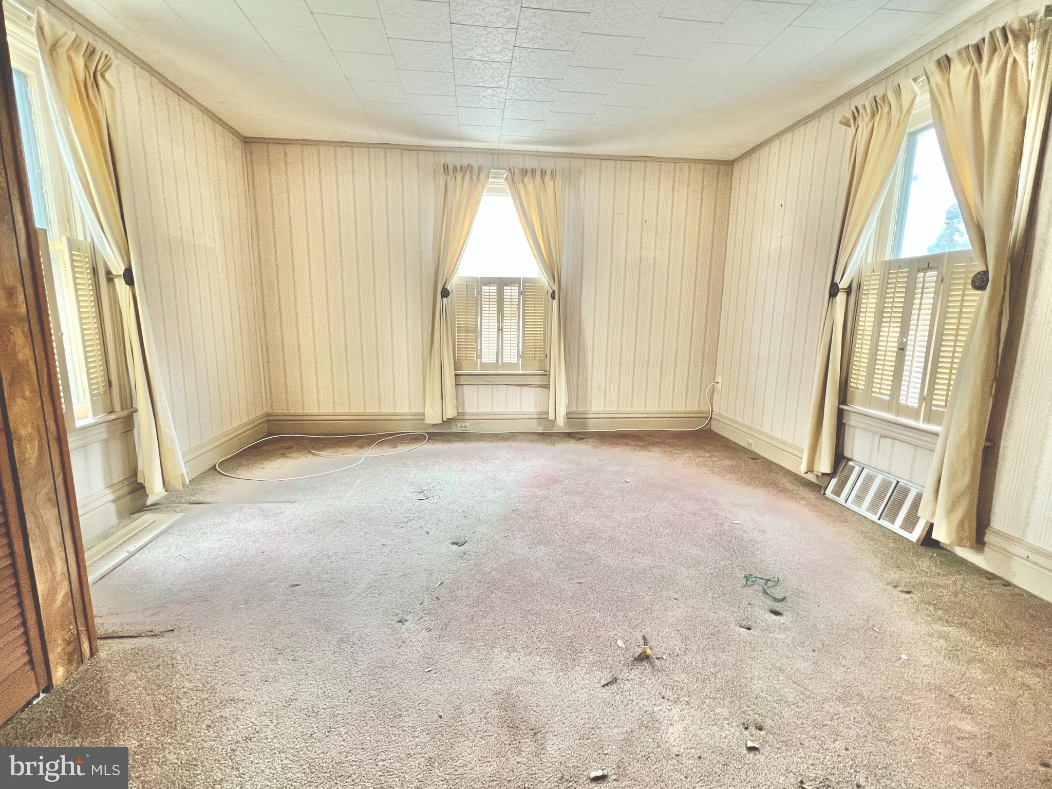 203 North Cedar Street Lititz, PA 17543 - Photo 19 of 34 an empty room with windows
