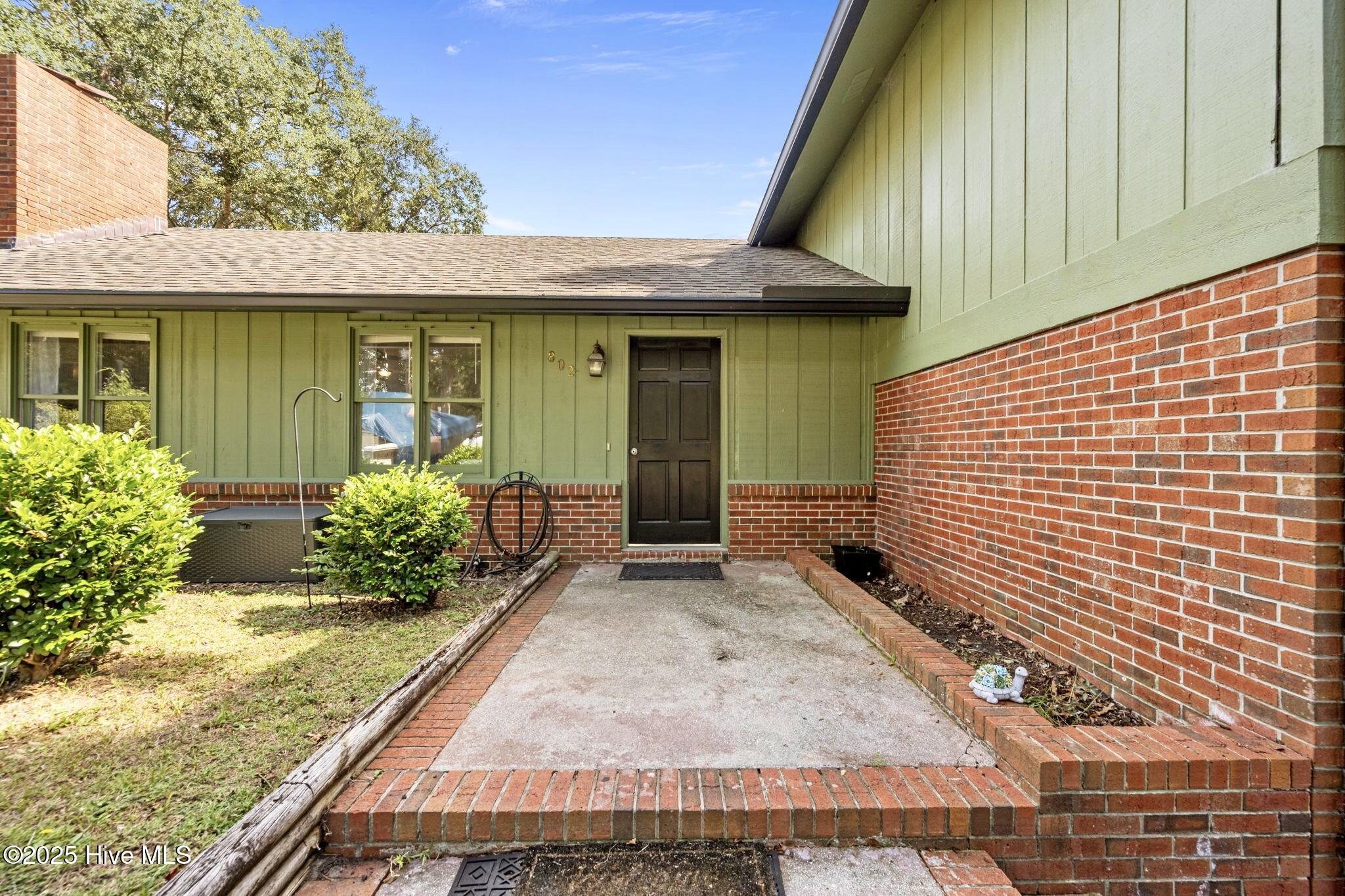 802 Sound View Drive Hampstead, NC 28443 - Photo 12 of 66 160185E8-2C97-4365-8978-43B41A772820_1_2