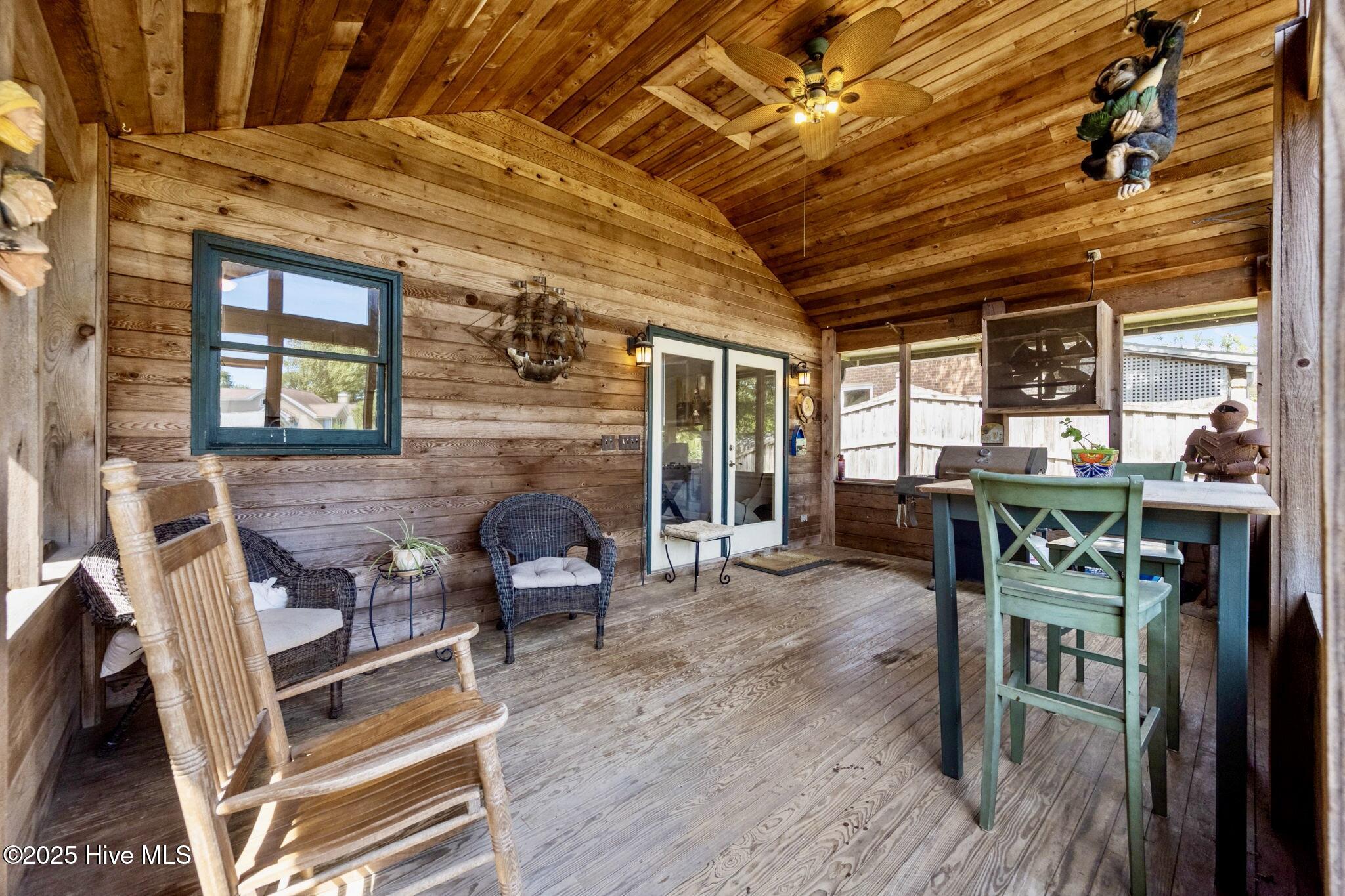 802 Sound View Drive Hampstead, NC 28443 - Photo 23 of 66 Screened in porch (main unit)