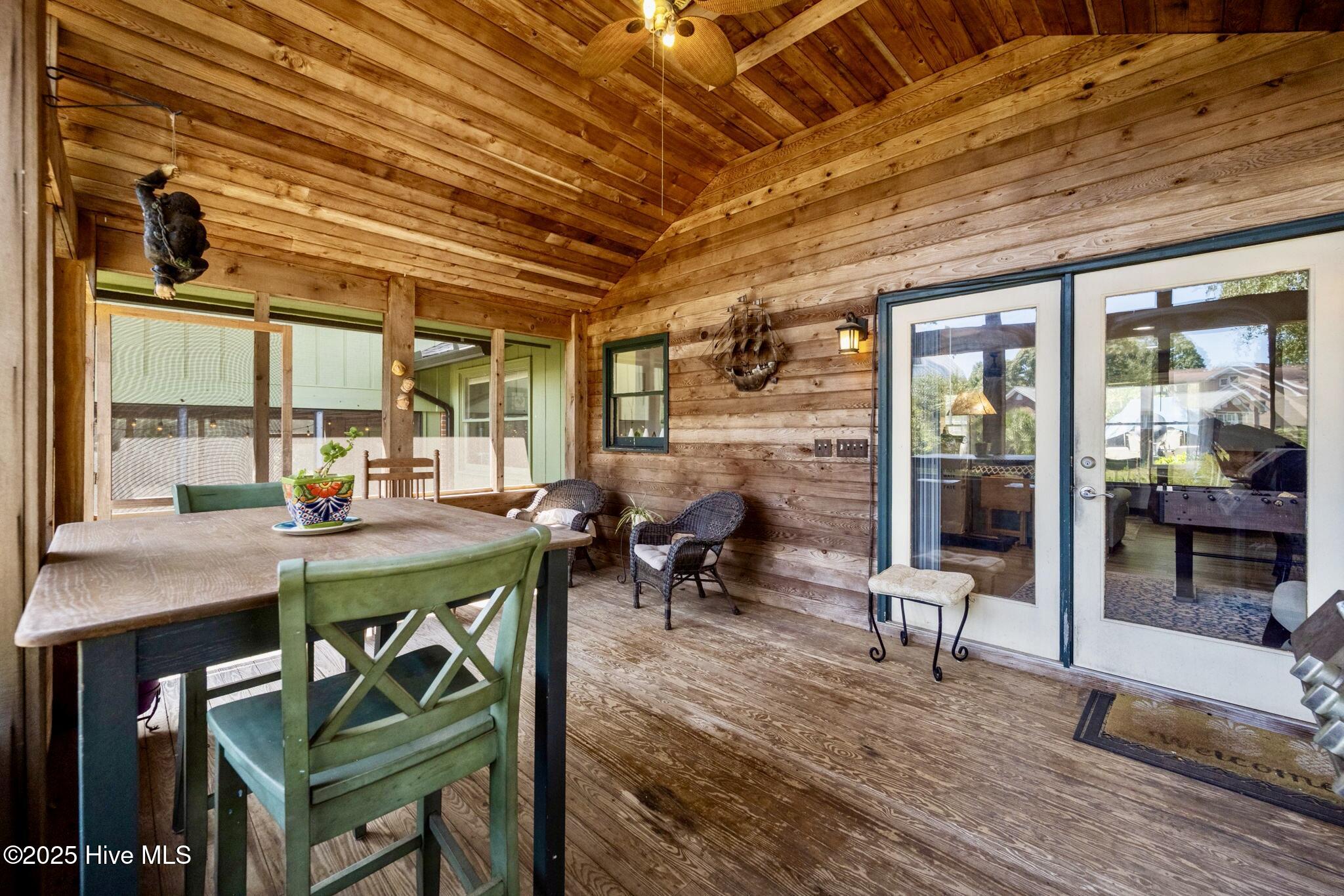 802 Sound View Drive Hampstead, NC 28443 - Photo 24 of 66 Screened in porch (main unit)