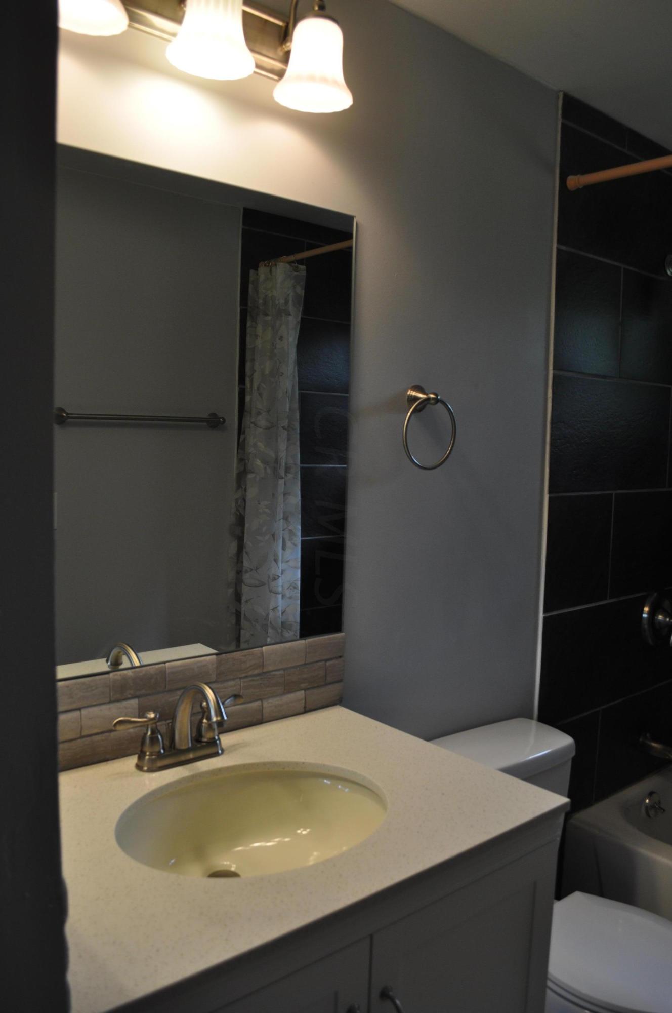 3147 Dunloe Road Columbus, OH 43232 - Photo 8 of 15 Gallery Image 8