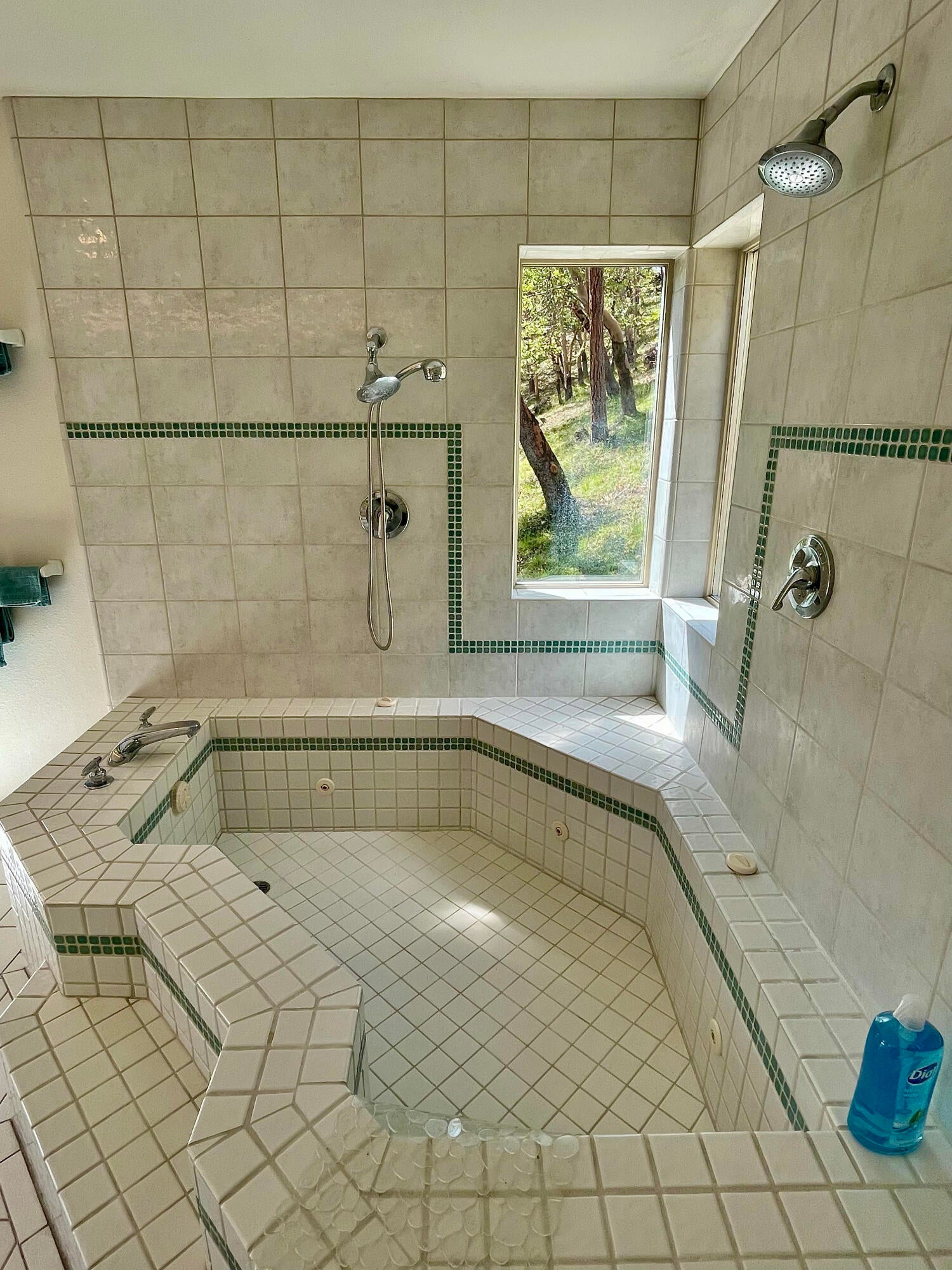 3114 Anderson Creek Road Talent, OR 97540 - Photo 20 of 69 28. Prim bath 3