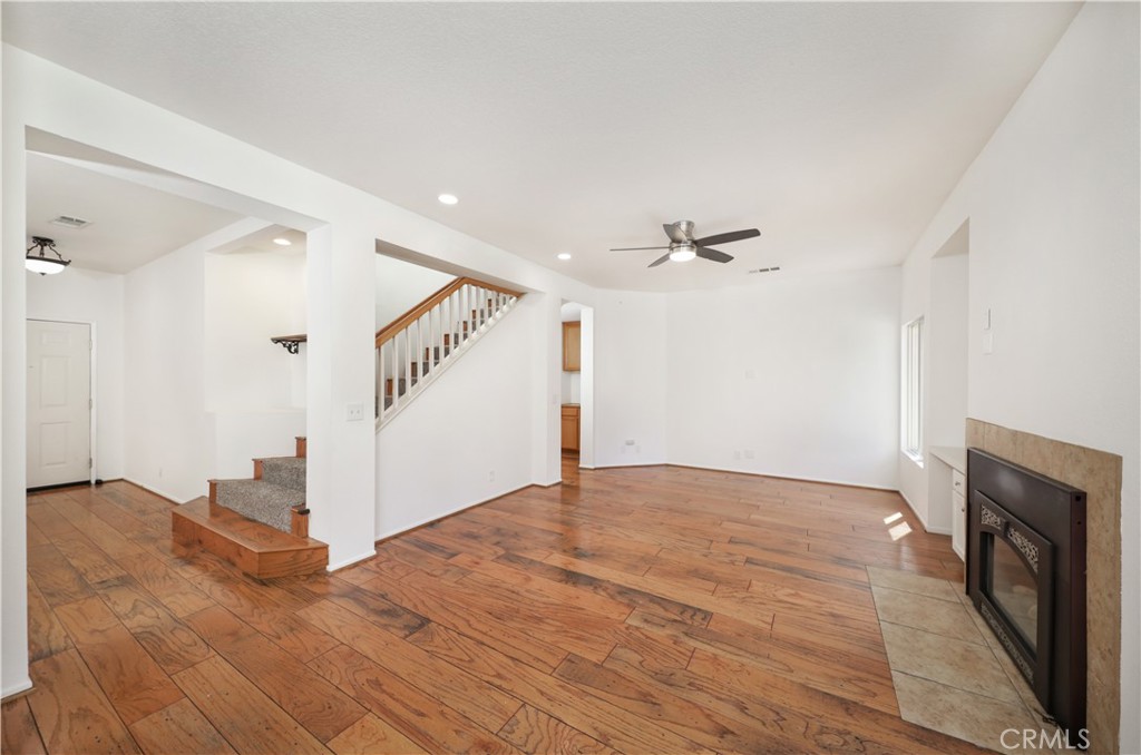 110 Clearview Court Tehachapi, CA 93561 - Photo 30 of 49 GORGEOUS FLOOR - FAMILY ROOM