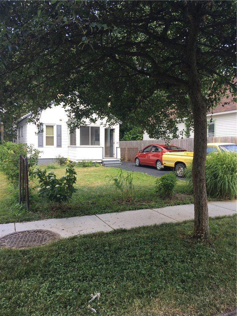 16 Whalin Street Rochester, NY 14620 - Photo 27 of 38 Front yard