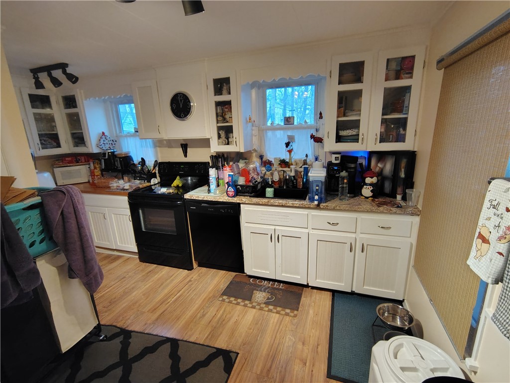 16 Whalin Street Rochester, NY 14620 - Photo 36 of 38 Kitchen