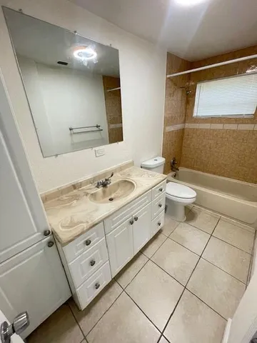 $2,700 | 109 Clifton Road, West Park, FL 33023