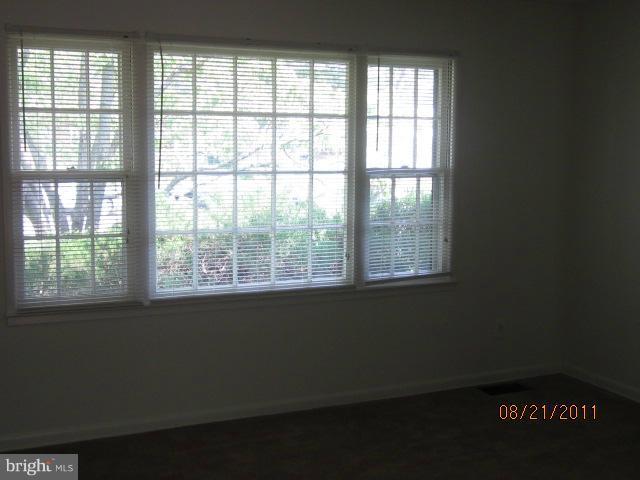 6351 Meriwether Lane Springfield, VA 22150 - Photo 4 of 15 Living Room