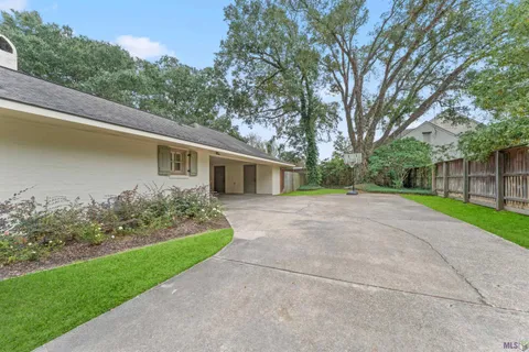 $895,000 | 7350 Woodstock Drive, Baton Rouge, LA 70809
