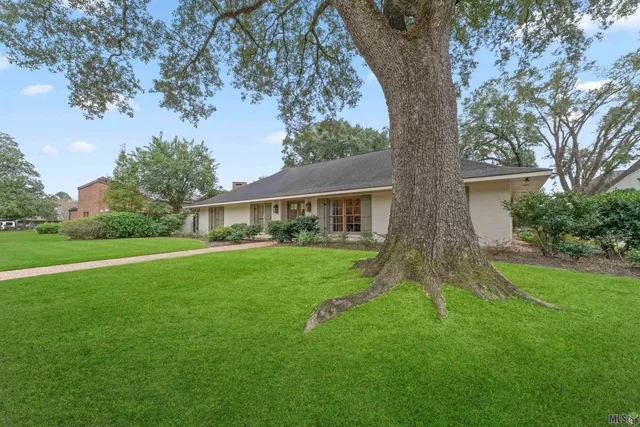 $895,000 | 7350 Woodstock Drive, Baton Rouge, LA 70809