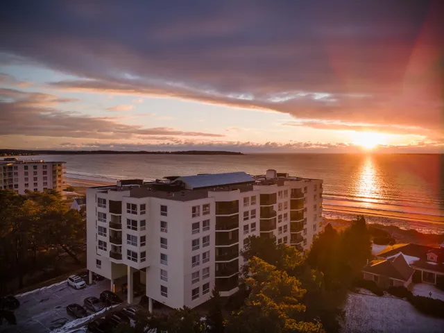 $595,000 | 215 East Grand Avenue, Unit 210, Old Orchard Beach, ME 04064