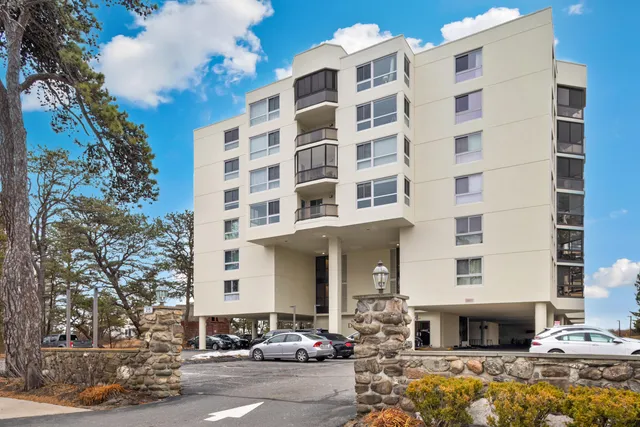 $595,000 | 215 East Grand Avenue, Unit 210, Old Orchard Beach, ME 04064