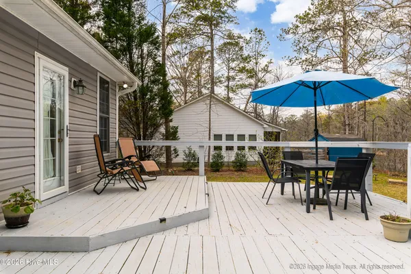 $575,000 | 109 Deep Creek Road, Chocowinity, NC 27817
