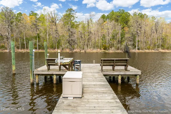 $575,000 | 109 Deep Creek Road, Chocowinity, NC 27817