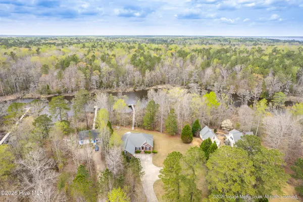 $575,000 | 109 Deep Creek Road, Chocowinity, NC 27817