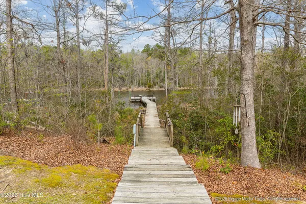 $575,000 | 109 Deep Creek Road, Chocowinity, NC 27817