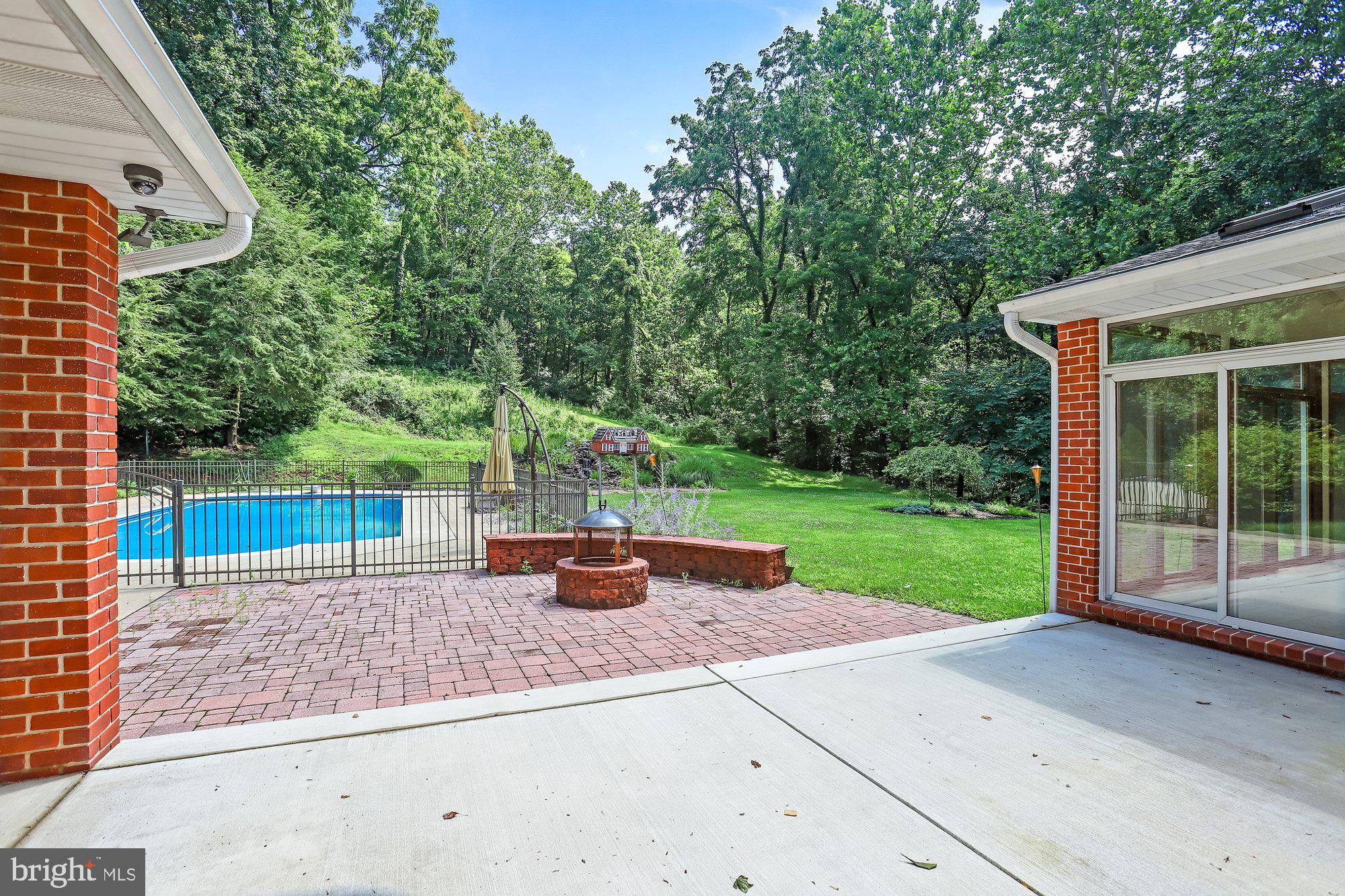 875 Stoverdale Road Hummelstown, PA 17036 - Photo 31 of 33 Patio and Pool